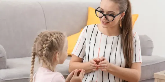 Çocuklarda Konuşma Gecikmesi: Ebeveynler Nasıl Destek Olabilir?