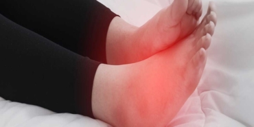 Hamilelikte ayaklarda şişlik normal mi