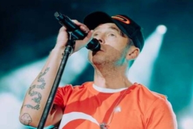 One Republic Turk Bayrakli Tshirtleriye Konser Verdi