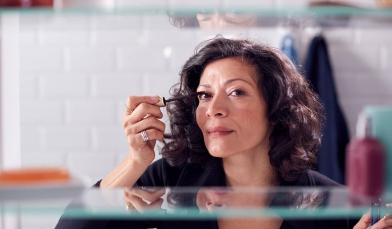 50 Yaş üstü kadınlar için en iyi göz makyajı hilesi